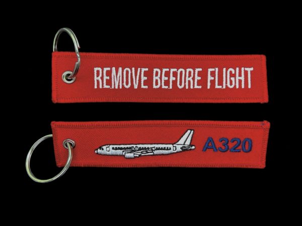 Llavero Remove before flight. Airbus A320