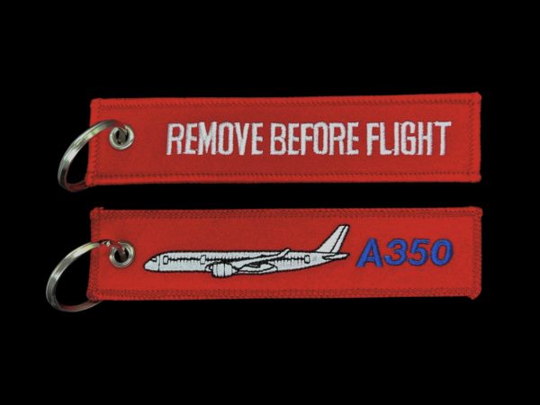 Llavero Remove before flight. Airbus A350