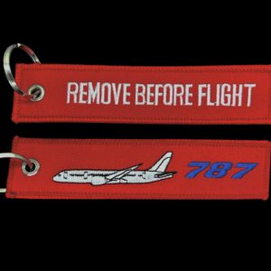 llavero remove before flight Boeing 787