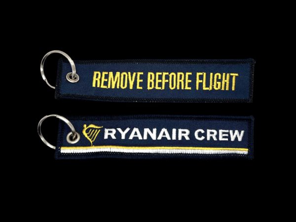 Llavero Ryanair crew remove before flight