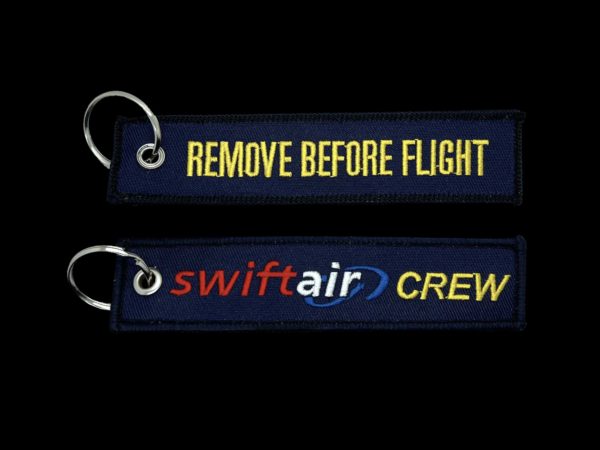 llavero bordado swiftair crew remove before flight