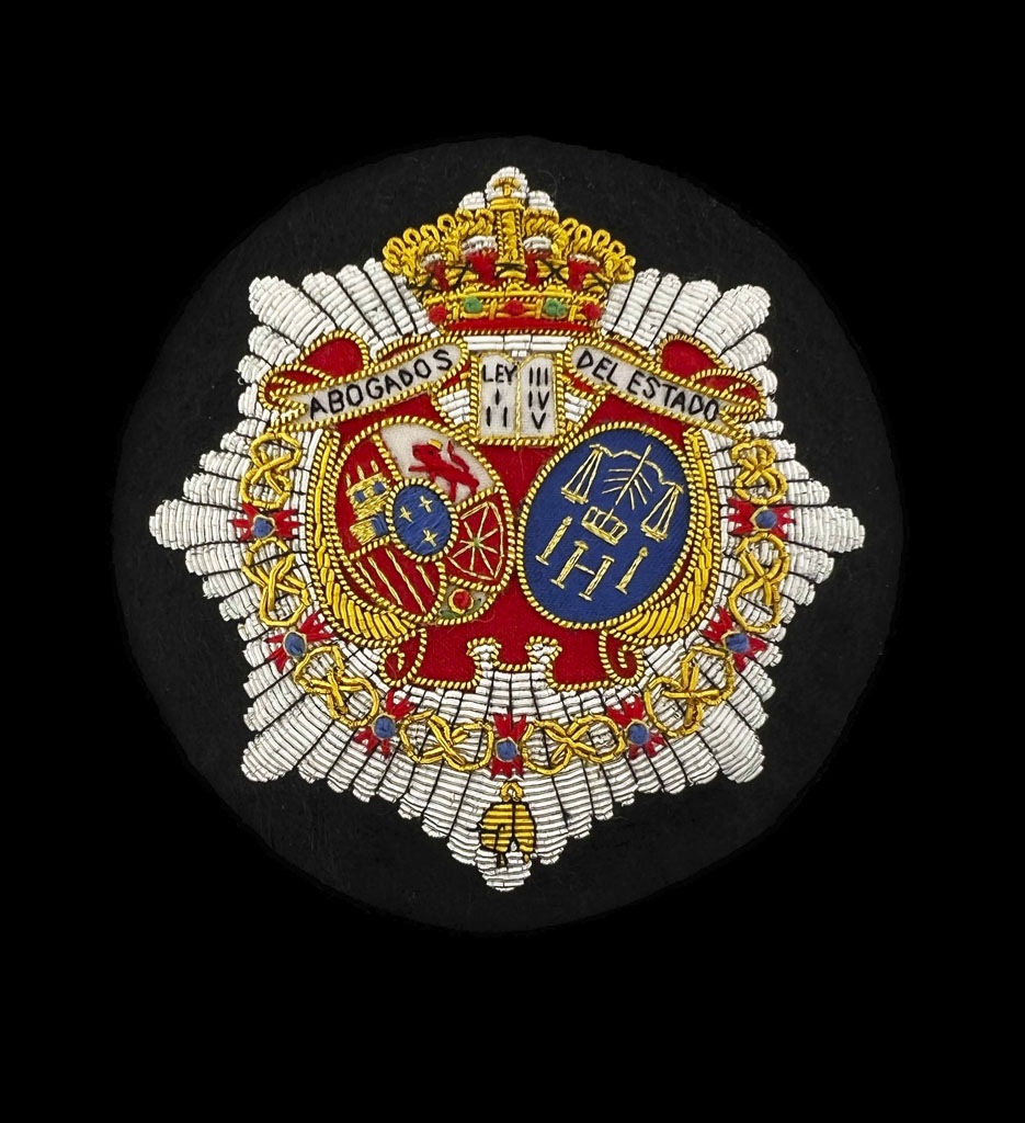 Emblema toga Abogados del Estado (100 mm diámetro) - Insignia Online