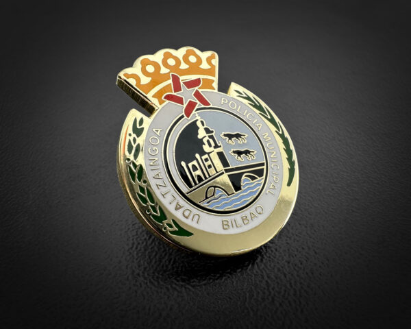 udaltzaingoa pin insignia solapa escudo antiguo bilbao policia municipal detalles