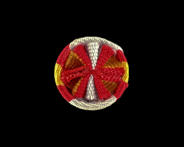 Pin roseta (rossette) bandera España fondo blanco