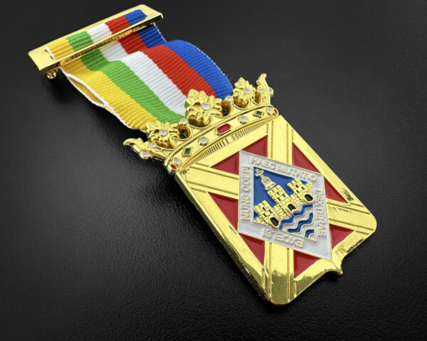 Medalla escudo Linares