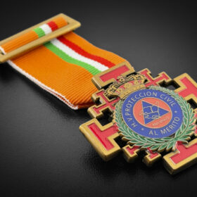 HVPC (CRUZ JERUSALÉN) - Asociación Hermandad De Veteranos De Protección Civil HVPC de Bilbao (Vizcaya) medalla detalles