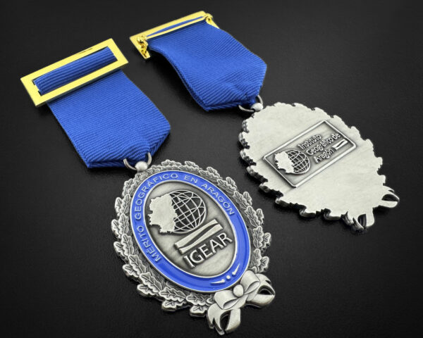 IGEAR instituto geográfico Aragón medalla detalles