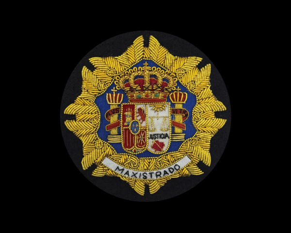 MAXISTRADO Emblema bordado toga justicia 85 mm