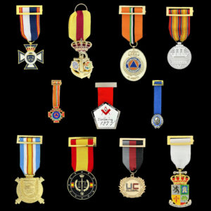 medallas y miniaturas de medallas trabajos encargos insignia online