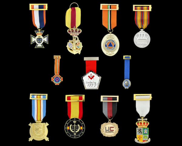 medallas y miniaturas de medallas trabajos encargos insignia online